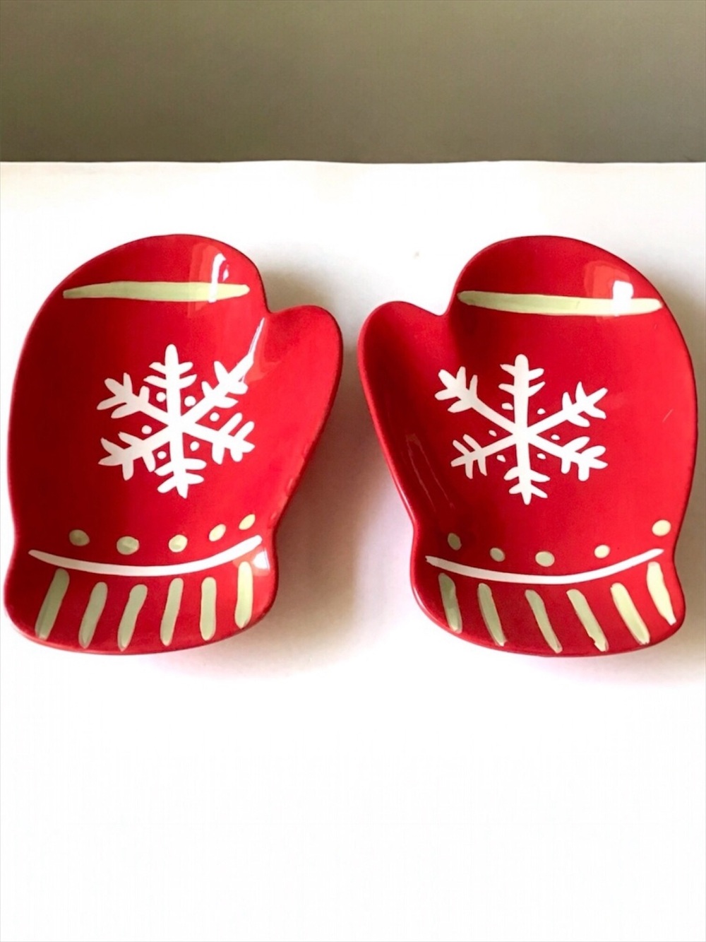 Hallmark Snowflake Mitten Serving Dishes Christmas Holiday Winter Decor Set of 2